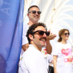 Giorgos Kapoutzidis Instagram - Αυλαία για το 8ο No Finish Line Athens, τον κορυφαίο αθλητικό φιλανθρωπικό αγώνα, τον οποίο κάθε χρόνο περιμένω με μεγάλη ανυπομονησία! Και φέτος μοιράστηκα τη χαρά της συμμετοχής με την καλύτερη ομάδα, αυτή της Lidl Ελλάς! Η @lidl_hellas, ως μεγάλος χορηγός της διοργάνωσης, στήριξε τους παράλληλους αγώνες Lidl Women Run 5K, καθώς και το Lidl Family Run, προσκαλώντας γυναίκες κάθε ηλικίας και αγωνιστικού επιπέδου, αλλά και οικογένειες να ενώσουν την αγάπη τους για τα παιδιά και το πάθος τους για τον αθλητισμό, στηρίζοντας την Ένωση Μαζί για το Παιδί @mazigiatopaidi για 3η συνεχή χρονιά!

Και κάπως έτσι, όλοι μαζί, καταρρίψαμε 7 ρεκόρ αγώνων με περισσότερα από 100.000 χιλιόμετρα προσφοράς και αγάπης, πετυχαίνοντας αύξηση της συνολικής δωρεάς προς το Μαζί για το Παιδί κατά 50%.

Αξέχαστη στιγμή για μένα, εκτός από το τρέξιμο με το #teamlidl, η απονομή μεταλλίων στις νικήτριες του Lidl Woman Run που ακόμα μία χρονιά ξεπέρασαν τον εαυτό τους. Μέσα από την καρδιά μου, θερμά συγχαρητήρια σε όλες!

 

Ραντεβού του χρόνου!

 

#lidlhellas #kaliteroavrio #nflathens #MaziGiaToPaidi @nflathens