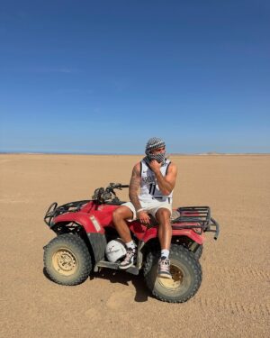 Giovanni Prat Instagram - DESERT 
Merci à @hurghada_tourist_guide_  pour cette journée magique.