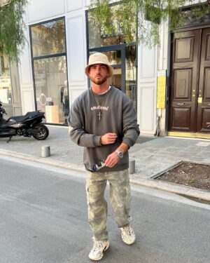 Giovanni Prat Instagram - 🏴‍☠️