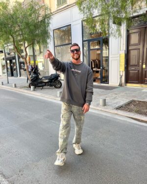 Giovanni Prat Instagram - 🏴‍☠️