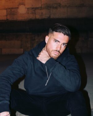 Giovanni Prat Instagram - BACK TO BLACK 🏴‍☠️
📸 by @yavatarz