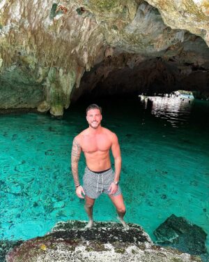 Giovanni Prat Instagram - Journée magique dans les Cénotes.
TULUM 🤍 
@adcancun