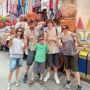 Giovanni Scifoni Instagram - Tre giorni a Marrakech. Così. Senza un perchè. Senza preavviso. Senza scatto alla risposta. Senza figli, s'era pensato, ma quelli poi s'accollano sempre.
@elisabetta.cobre