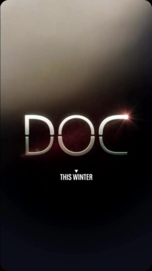Giovanni Scifoni Instagram - Onorati e orgogliosi per il primo trailer del remake americano di @docnelletuemani, che debutterà la prossima stagione sulla rete americana @foxtv.

Il corrispettivo del nostro Andrea Fanti, @lucaargentero sarà una DOC tutta al femminile, la brillante dottoressa Amy Larsen interpretata dalla star di House of Cards, Molly Parker. 

Da Milano ci trasferiamo al Westside Hospital di Minneapolis. La dottoressa Amy Larsen, primario di medicina interna, come Andrea Fanti, subisce un trauma cranico, nel suo caso in seguito a un incidente stradale, che le fa perdere la memoria degli ultimi 8 anni della sua vita. Amy può fare affidamento solo sulla figlia diciassettenne, che lei ricorda come una bambina di 9 anni.

Accanto a Molly Parker recitano nella serie, Amirah Vann, Jon Ecker, Anya Banerjee, Scott Wolf e Patrick Walker. Il remake coinvolge come sceneggiatrice, produttrice esecutiva e showrunner Barbie Kligman(Magnum P.I.) e come produttori esecutivi Hank Steinberg (ideatore di Senza traccia) e @erwin_.stoff 

Come aveva ricordato il nostro AD, Luca Bernabei, in occasione della decisione di FOX di ordinare ufficialmente la serie “Questo dimostra che quando i valori sono alti, positivi e dal richiamo universale, anche l’industria italiana può parlare al mondo”

#DocOnFox #docnelletuemani 

@dramaclubfox @fremantle @fremantleit @amirahvannofficial @thepatrickwalker @iamscottwolf @jonecker @anyabanerjee @omarmetwallyofficial