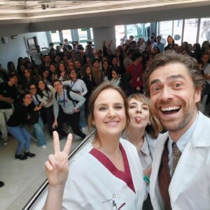 Giovanni Scifoni Instagram - Da gente così non mi farei curare manco un'unghia incarnita.
#doc3
#colleghichemirendonofelice
@docnelletuemani @matildegioli @pierpaolospollon @giacomogiorgioreal @elisadieusanio @marco__rossetti @sara_lazzaro @lauracravedi @petitewong