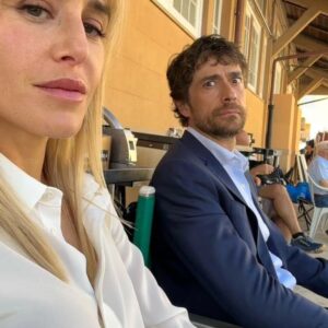 Giovanni Scifoni Instagram - E oggi finisce puranco Viola Come il Mare. Amici nuovi e gioia propulsiva.