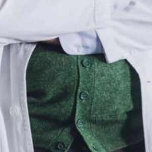Giovanni Scifoni Instagram - Stasera quarta puntatella. Sia chiaro che quella cosa verde che sborda sul fondo della foto è solo l'avanzo del maglione perchè mi piace vestire comodo. 
#doc3 
@docnelletuemani 
@rai1official 
@raiplay_official
