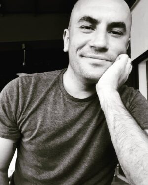 Giray Altınok Instagram - Hava kapalı. Severiz. 🧿