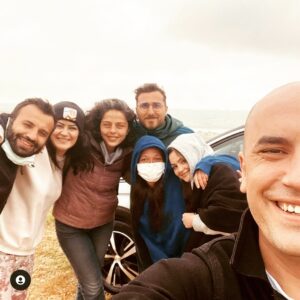 Giray Altınok Instagram - Bir hayali paylaşmak gibisi var mı ya:) Dün @prensdizi nin ilk sezon çekimlerini tamamladık. Başta @musvikguluzade olmak uzere @bulentisbilen @buketakbaba @reza_hemmatirad @ferhatus ve beraber kalem tuttuğumuz @kcozdogan a, bu işi nefis bir yolculuğa dönüştüren tüm ekibe cok ama çok teşekkür ederim. Hepiniz mükemmelsiniz🧿❤👑