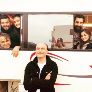 Giray Altınok Instagram - Bir hayali paylaşmak gibisi var mı ya:) Dün @prensdizi nin ilk sezon çekimlerini tamamladık. Başta @musvikguluzade olmak uzere @bulentisbilen @buketakbaba @reza_hemmatirad @ferhatus ve beraber kalem tuttuğumuz @kcozdogan a, bu işi nefis bir yolculuğa dönüştüren tüm ekibe cok ama çok teşekkür ederim. Hepiniz mükemmelsiniz🧿❤👑