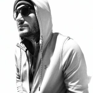 Giray Altınok Instagram - Sağol Kerem'ciğim bu ne güzel bir fotoğraf. Ben bugüne kadar hiç fotoğraf çekilmemişim meğer.
Allah senden razı olsun. 🧿 @kcozdogan