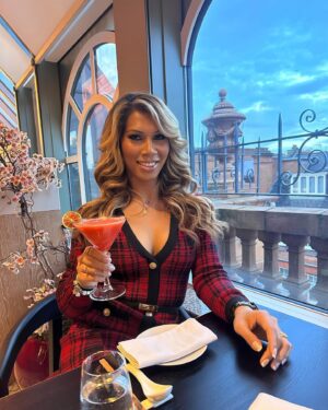 Gisele Mayordo Instagram - This is your Monday morning reminder that you can handle whatever this week throws at you as long as there’s a daiquiri in your hand! Happy Monday! 💝🫰🏼