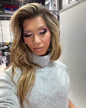 Gisele Mayordo Instagram - The glam team does it again!! Relaxed but fierce look! 💝🫰🏼

💄: @makeupandhairbychristineconte