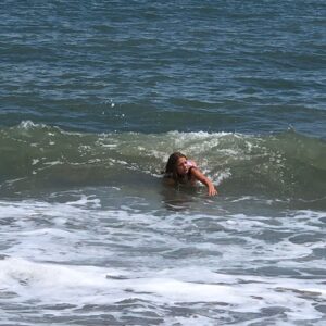 Giselle Eisenberg Instagram - East Coast Livin’ #goodbyesummer #schoolstartsnextweek #eighthgrade #summervibes #bodysurfing