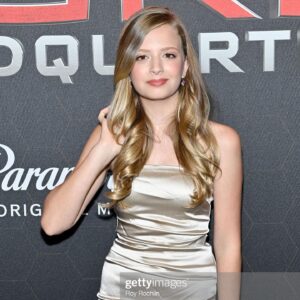 Giselle Eisenberg Instagram - The best time at #secrethqmovie Premiere. Thx for having me ♥️♥️♥️ #paramountplus See it Aug 12!! So great to meet @abbyjameswitherspoon and @momonatamada - We did pretty good in our heels!!! 👠