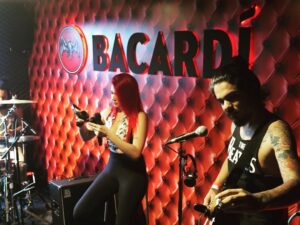 Giul Abreu Instagram - OBRIGADA STUDIO BACARDI! 
Vocês são sensacionais! ZENA NO ROCK IN RIO... E os sonhos não envelhecem.... AMO VOCÊS ZENA #studiobacardi