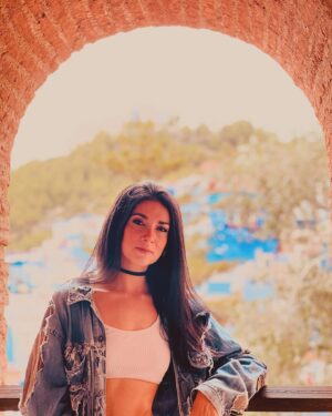 Giul Abreu Instagram - Vai que vocês não me reconhecem mais por aí? Um TBT cheio de azul e marrom em Chefchaouen (Marrocos 🇲🇦) com a minha rainha 👑 @euraiii 

#marocaine🇲🇦