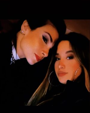 Giul Abreu Instagram - Minha dupla, minha parceira, minha metade 🤍 das coisas que eu já havia esquecido, você é paz, carinho, afeto. Do teu planner à Maria, de Joyce à Danubia, nada foi planejado, mas hoje, é tudo o que eu sonhei pra mim. Te amo 🤍 @euraiii