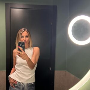 Giulia Mizzoni Instagram - Ciao Milano 👋🏻❤️

Thanks to @gazzettadellosport 
Hair and make-up @eleglamour_makeup_ 💄

#milanofootballweek 
#gazzettadellosport 
#milano 
#football 
#giornalismosportivo