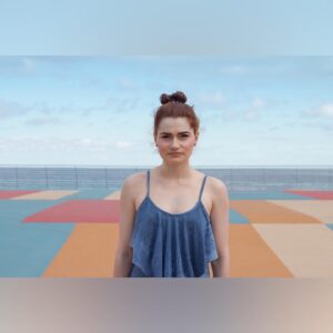 Giulia Ottonello Instagram - 🎶…You forgot that glorious feeling that you get when you get the truth…🎶

🌬🌊
Ho attinto nuovamente da questi bellissimi e azzurrissimi scatti di @mrk.songwriter per rinnovare tutte le varie immagini di profilo di tutti i miei social affinché tutto questo mare e tutto questo cielo mi aiutino a navigare verso la direzione più giusta per me…🙏
#gratitudine
#instagram 
#youtube 
#tiktok 
#Fb
#socialmedia