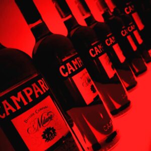 Giulio Berruti Instagram - Cinema is magic with @campari.it and @vanityfairitalia
#RedPassion
#CampariCinema
#adv
#vfoscar