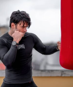 Giulio Berruti Instagram - Noi non molliamo mai! 
Proprio come la batteria del mio #huaweiwatchgt2pro! Fino a 2 settimane di utilizzo con una singola ricarica e centinaia di funzioni e programmi per restare in forma e vivere bene. Un pó come avere un personal trainer ed un' assistente personale dedicato al polso.Veramente una bomba! Nelle mie storie trovate il  swipe up per il vostro acquisto, ma sbrigatevi perché il super sconto é valido solo fino domenica! @huaweimobileit #huaweiwatchgt2pro  #huaweiweek