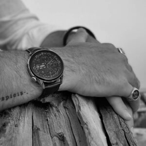 Giulio Berruti Instagram - Il mio compagno di avventure, ovunque io sia. Con la tecnologia e-Sim resto connesso sempre, anche senza smartphone. Scopritelo, resterete sbalorditi. Ancora. #huaweiwatch3 @huaweimobileit  ps. Ma quant'é bello?!? 😍