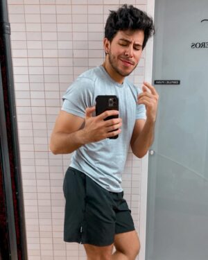 Giulio Mottola Instagram - Unos meses sin azúcar, y unas semanas descansando sabroso 💪🏻