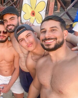 Giulio Mottola Instagram - Always fresh 🌴
