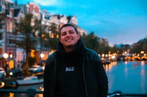 Giuseppe Greco Instagram - Sul canale è uscito un video veramente ignorante correte a vederlo... Inoltre se supera i 20.000 Like entro oggi, nei prossimi giorni arriva il secondo episodio di Mates in Minecraft! #matesitalia #matesyt @vegasyt @matesyt @matescollection ph: @klaus