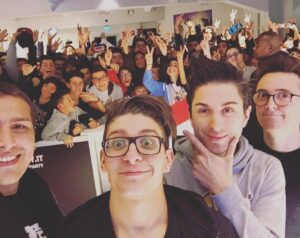 Giuseppe Greco Instagram - Ragazzi ci vediamo alle 16:00 al Centro Commerciale Porto degli Ulivi a Rizziconi (Reggio Calabria) #matesitalia #matesyt @vegasyt @stefanolepri @surrealpower @lookatsascha 