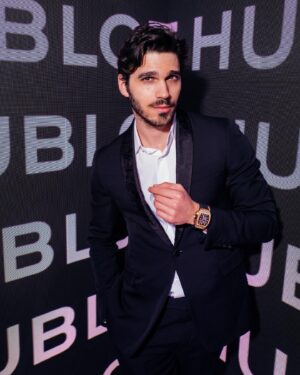 Giuseppe Maggio Instagram - Thanks @hublot for the amazing show! It’s great to be part of the family!

@mahmood and @blanchitobebe what a talented artists! 

Thanks @berluti and @germanlarkin 
#hublot 
#mfw
#ad