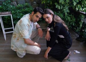 Gizem Kala Instagram - Biz burada belayı severiz 🌹🥀