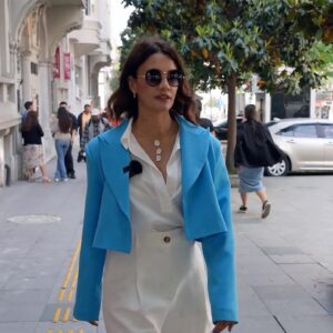 Gizem Soysaldı Instagram - Yürüyerek Gel 1.sezon Tivibu Tivilife’da🦋 Tivibu Go uygulamasını telefonunuza indirerek bölümleri zamansız olarak seyredebilirsiniz. 13 bölüm 13 farklı semt 13 farklı rota🦚 #yürüyerekgel