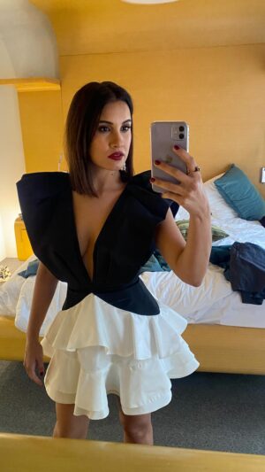 Gizem Soysaldı Instagram - Moskova Film Festivali #moscowfilmfestival #redcarpet Styling: @laprendapr 🦋#gizemermansoysaldi #içerdekiler #insiders @mmkf_official hair&make up @salondolores @rbg.ru @alteregoitaly.ru 💜
