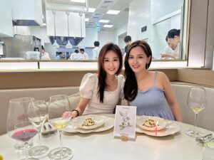 Gladys Lee Instagram - Congrats my dear @fangmena 💗 
開心相聚的夜晚，知性又感性的暢聊

-
📍@restaurant.a_taipei 春季菜單