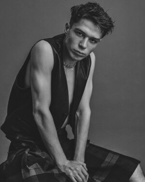 Gleb Kalyuzhny Instagram - Учитель и ученик •

Журнал: @sobaka_ru
Главный редактор:  @miloradovskaya
Герои: @stoyanovshow х  @kalyzhnyy
Креативный директор: @xeniaxenia
Продюсер: @masha_z
Фото: @valentin_blokh
Стиль: @pashina__d
Ассистент стилиста: @judis_i
Визажист: @alekseyradoo
Ретушь: @jeannagal_ х @nabilyk_retouch

В преддверии выхода сериала «Трепачи» на @premier_online 

Читайте наше совместное интервью и чаще улыбайтесь :)