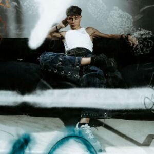 Gleb Kalyuzhny Instagram - дом которого нет 🖤🤍

production: @maxafotaet x @marriatv_ 
ph: @melnikovashyra
video: @pattpattppat
style: @marisolstylist 
assist: @the_abramovvlad 
jeans: @non_stuff_shop 
glasses: @girsh.store