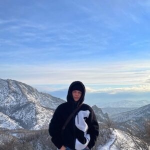 Gleb Kalyuzhny Instagram - февральский дрифт ⛰🖤🎬🎸⛷🐅💀