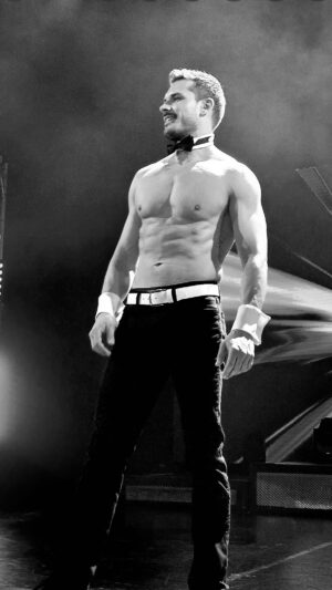 Gleb Savchenko Instagram - Bring your luck to Vegas and spend the night with me at @chippendales I promise it will be your best night ever! 💕

Now through May 12th. GET TICKETS NOW (link in bio)