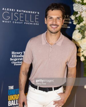 Gleb Savchenko Instagram - “Make Dance. Not War.” 
A powerful and moving performance of Ratmansky’s Gisell by the United Ukrainian Ballet. 
Thank you Elizabeth Segerstrom for a beautiful evening.