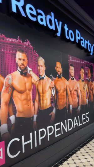 Gleb Savchenko Instagram - Just having a little snack before I see my new office 🥨. 

I’ll be taking meetings starting Thursday, April 25th in Las Vegas @chippendales @riovegas 

BUY TICKETS NOW (link in bio)