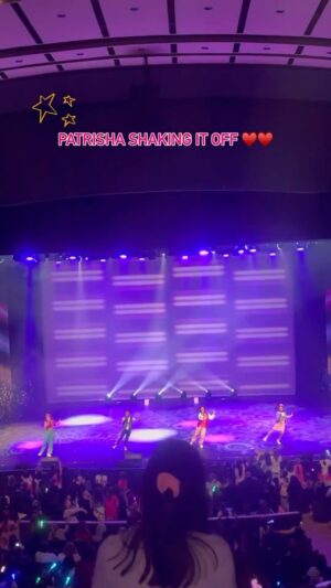 Glee Dango Instagram - We’re shaking off the week and dancing into the #LONGWEEKEND! 🎉🙌

How are YOU spending this #VictoriaDay weekend!? 🌟

Thank you to @saroj7 for sharing her experience at the show! 🎶

#MiniPopKids #MusicForKids #TaylorSwift #ShakeItOff #FamilyFunTime #WeekendsWithKids