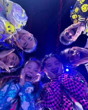 Glee Dango Instagram - I will forever be grateful for this group. 💗 Over these last few months touring with these incredible people, it has been so much fun, memories have been made and laughs will play over and over in my mind. These people are some of the most talented, professional, outgoing people I know and I’m so glad we got to do this incredible tour together. I’ll always remember this experience 💗🤍✨

“Beautiful things” our new single out now!! @minipopkids @emilywatt_official @idrees_noah @paxton.nair @bellamagbag_official @kaitlynkwok_official @karlibitme @leah.totten @pmichaelbradley 

#goodvibestour #minipopkids #minipopkidslive #gleedango #loveyall #💗 #love #sincerelywithlovemikeross