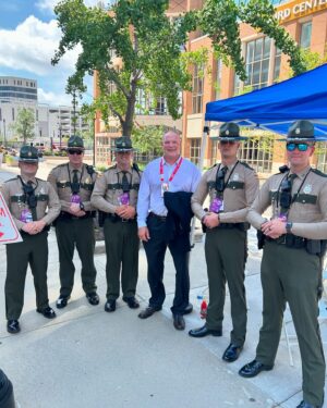 Glenn Jacobs Instagram - Ran into some @tnhighwaypatrol in Milwaukee today. Thank you all for what you do!