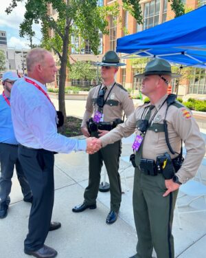 Glenn Jacobs Instagram - Ran into some @tnhighwaypatrol in Milwaukee today. Thank you all for what you do!