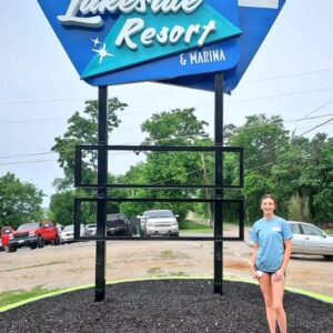 Glenn Jacobs Instagram - I'm so proud of this young lady! Maddison started her first job this weekend! If you're on Douglas Lake this summer stop by and grab an ice cream!