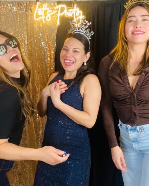 Gloria Garayua Instagram - Happy New Year 2024! 😘 Thanks @shermymakeup and @emstrellz for a great night!
