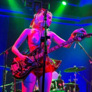 Glüme Harlow Instagram - Thank you for coming to the show it was so fun I had the best birthday party. Today’s the actual day and I’m still living in that beautiful night. ✨❤️🪽 @discogothofficial and the @theparamountla thank you for having me.