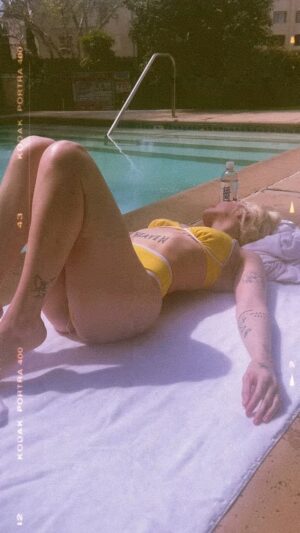Glüme Harlow Instagram - Fresh as a Daisy